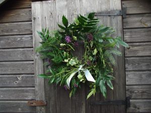 how to make a christmas wreath - mahonia