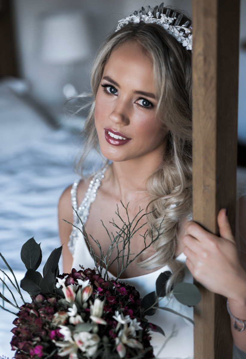 December Wedding Flowers – Kiri & Will